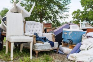 5 Benefits of Using a Professional Junk Hauling Team